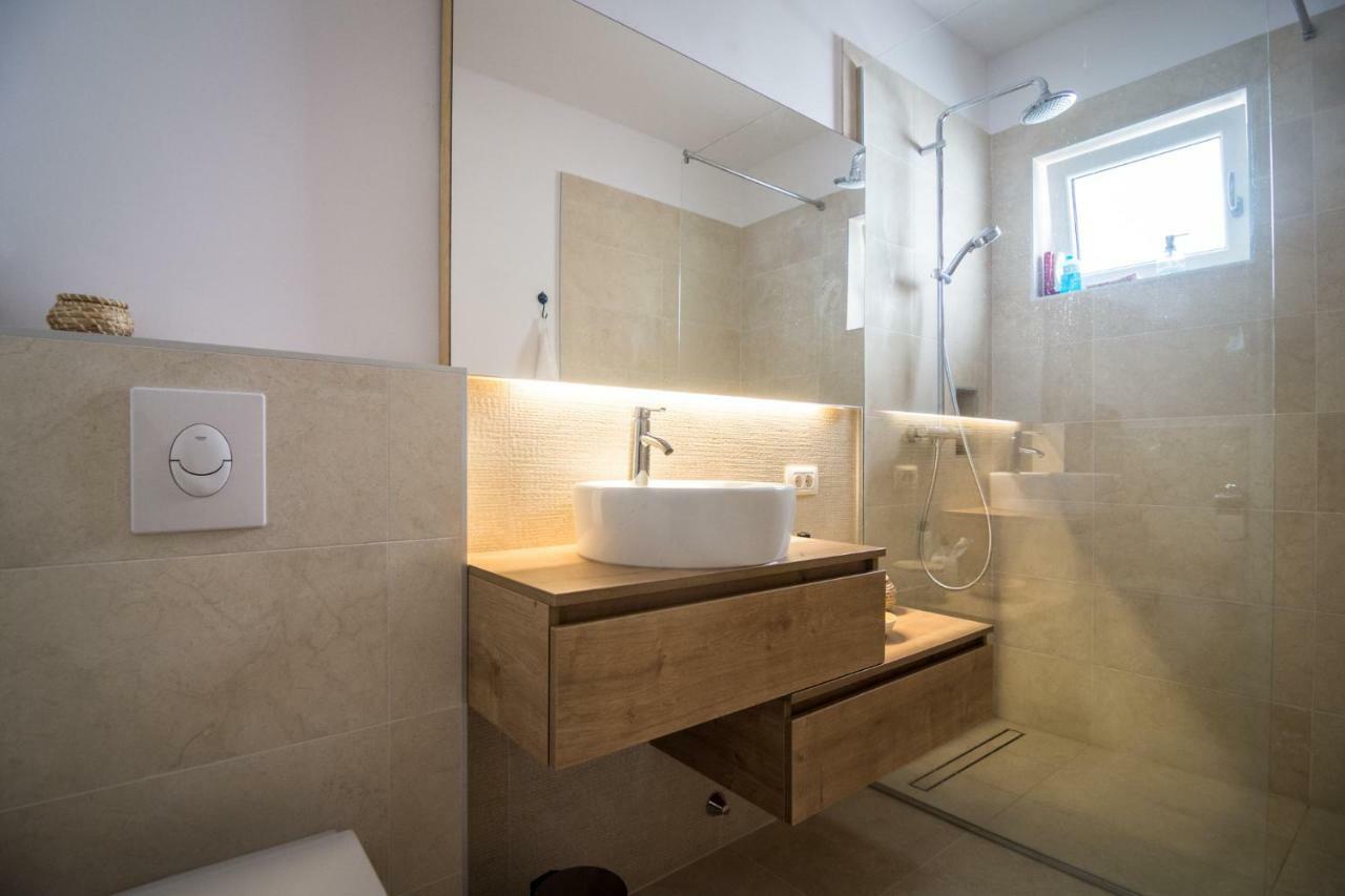 Terra Rossa Apartment Rovinj Exterior photo